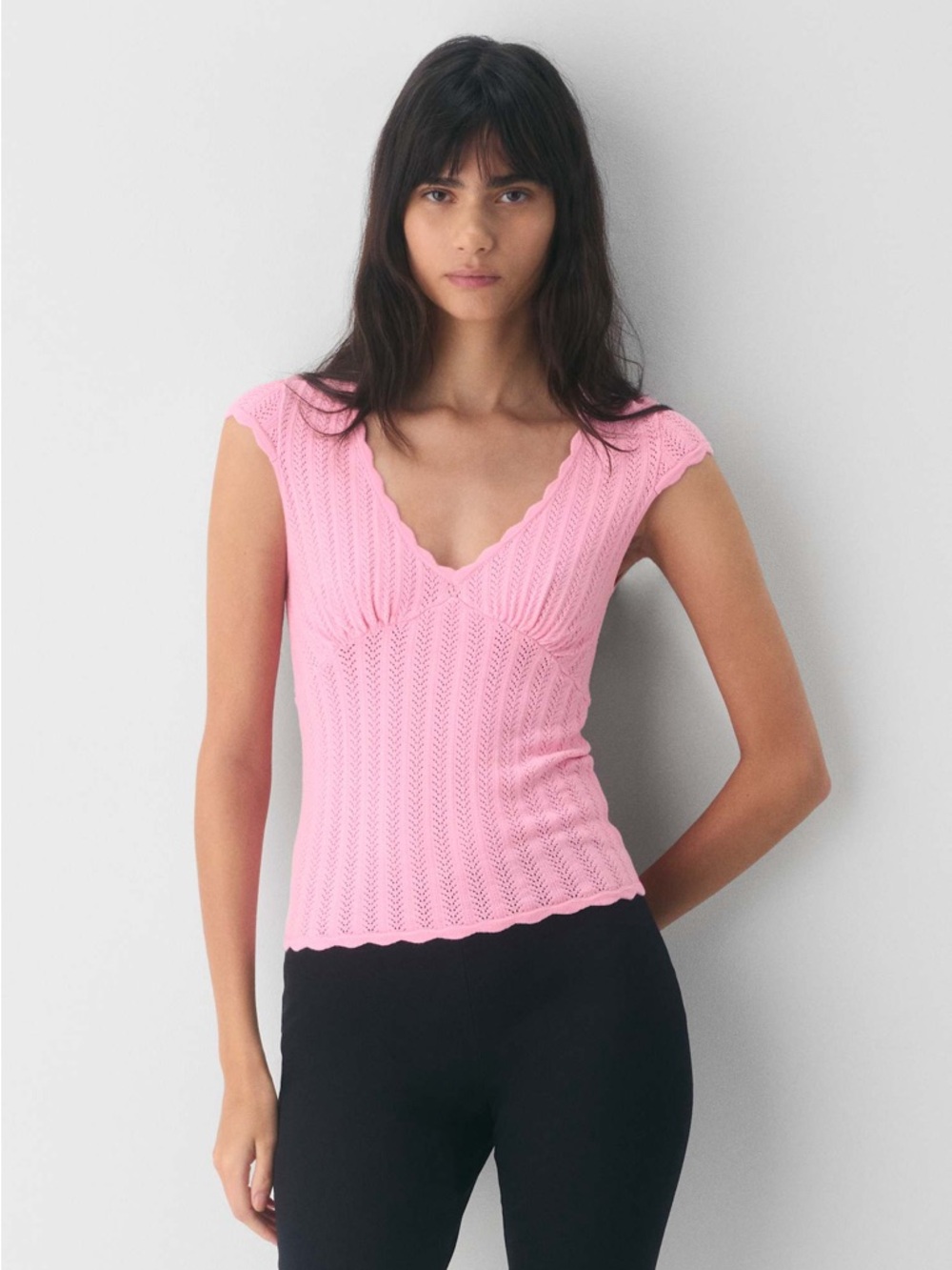 Aritzia Pink Scallop-Edge V-Neck Knit Tank